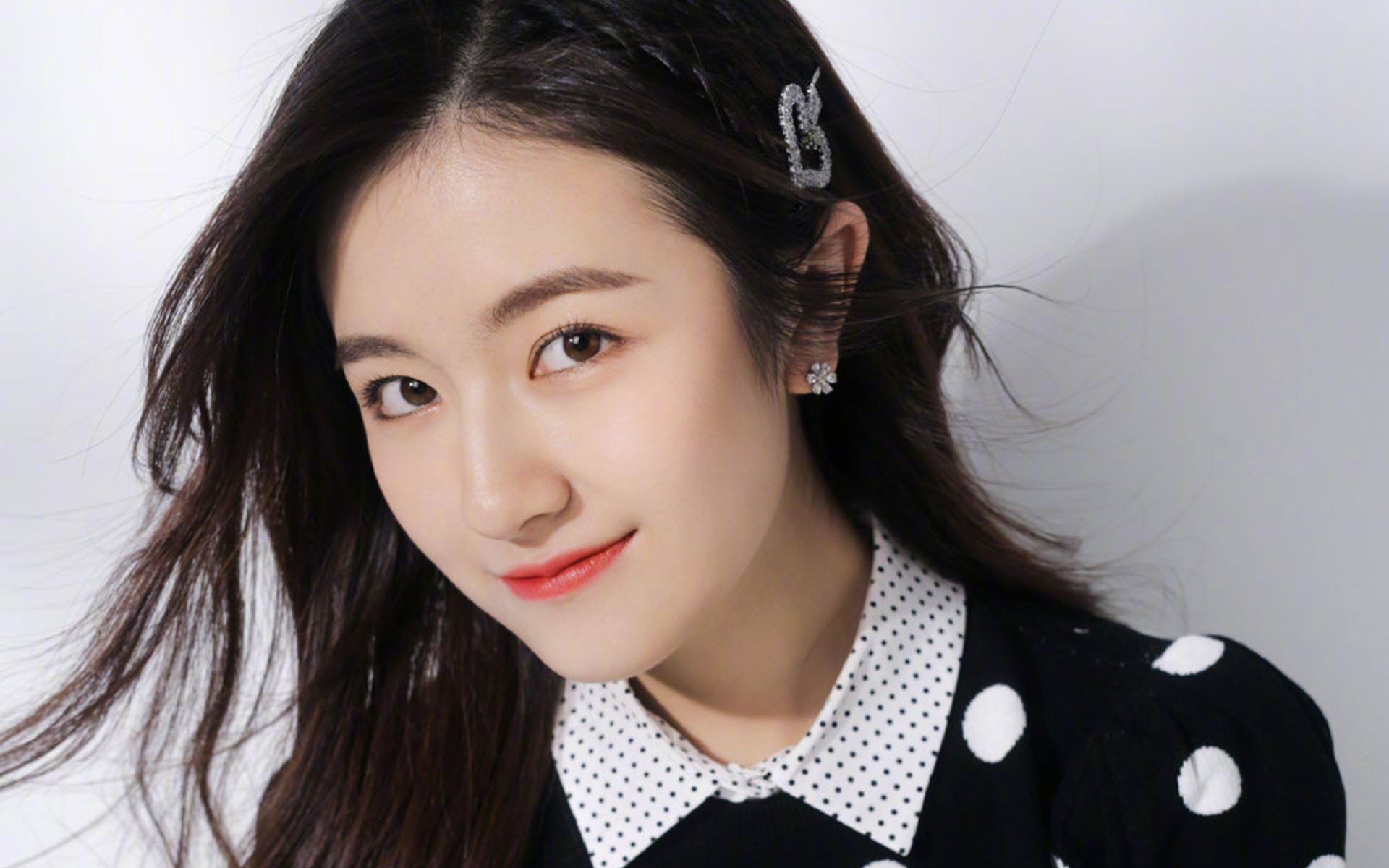 九游官网pc-绿色创新：赛车材料向环境友好转型，绿色的赛车