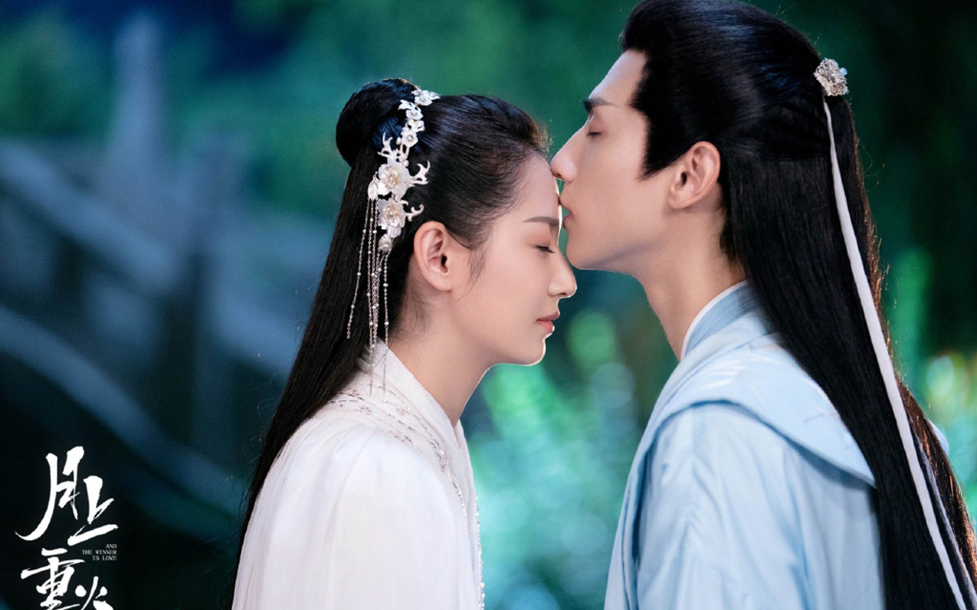 九游娱乐官网 (JIUYOU)-激烈对抗在场上上演，球员们拼尽全力，激烈对决的意思