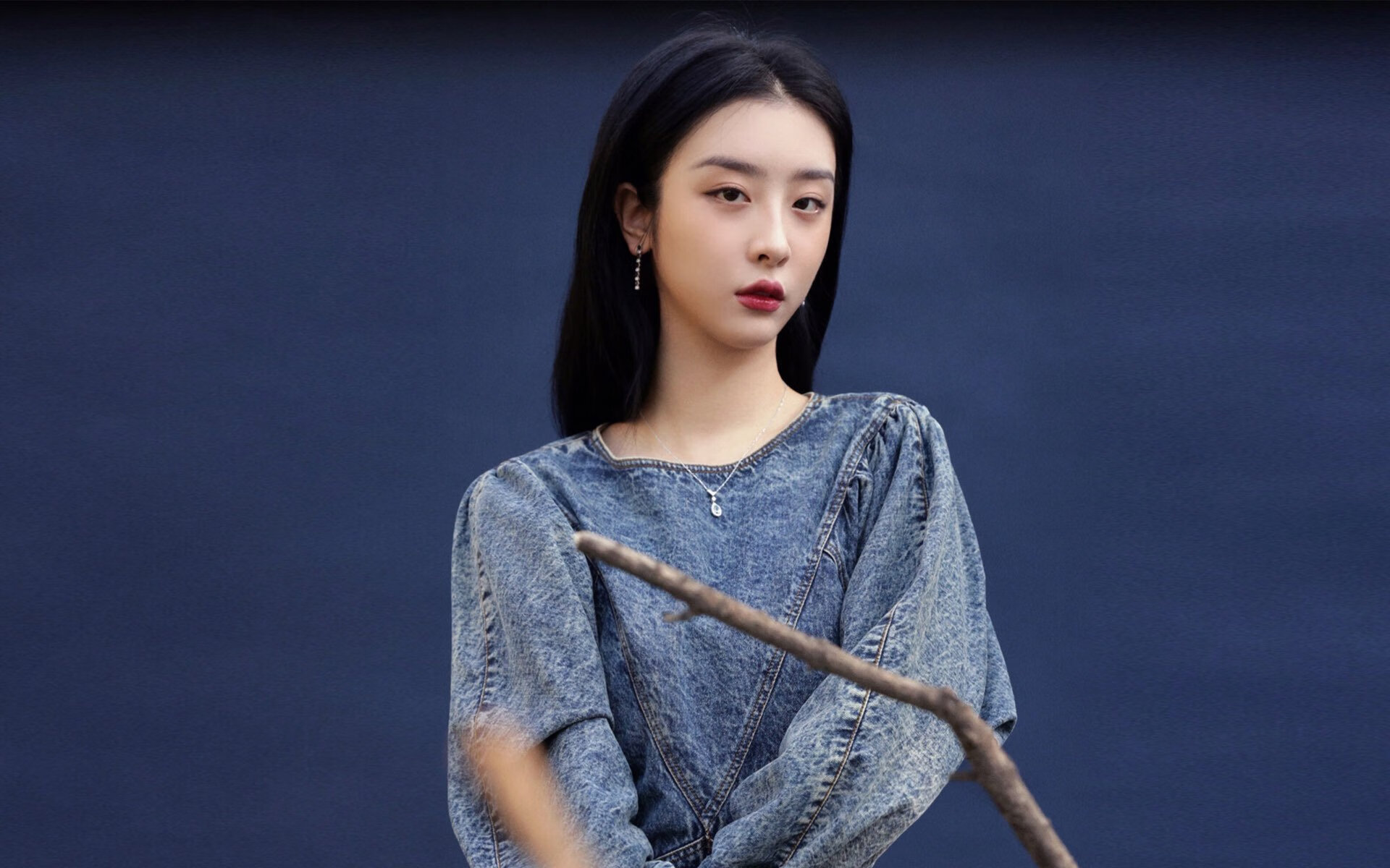 九游APP官网-查默斯冲线瞬间引爆全场欢呼，查默斯港